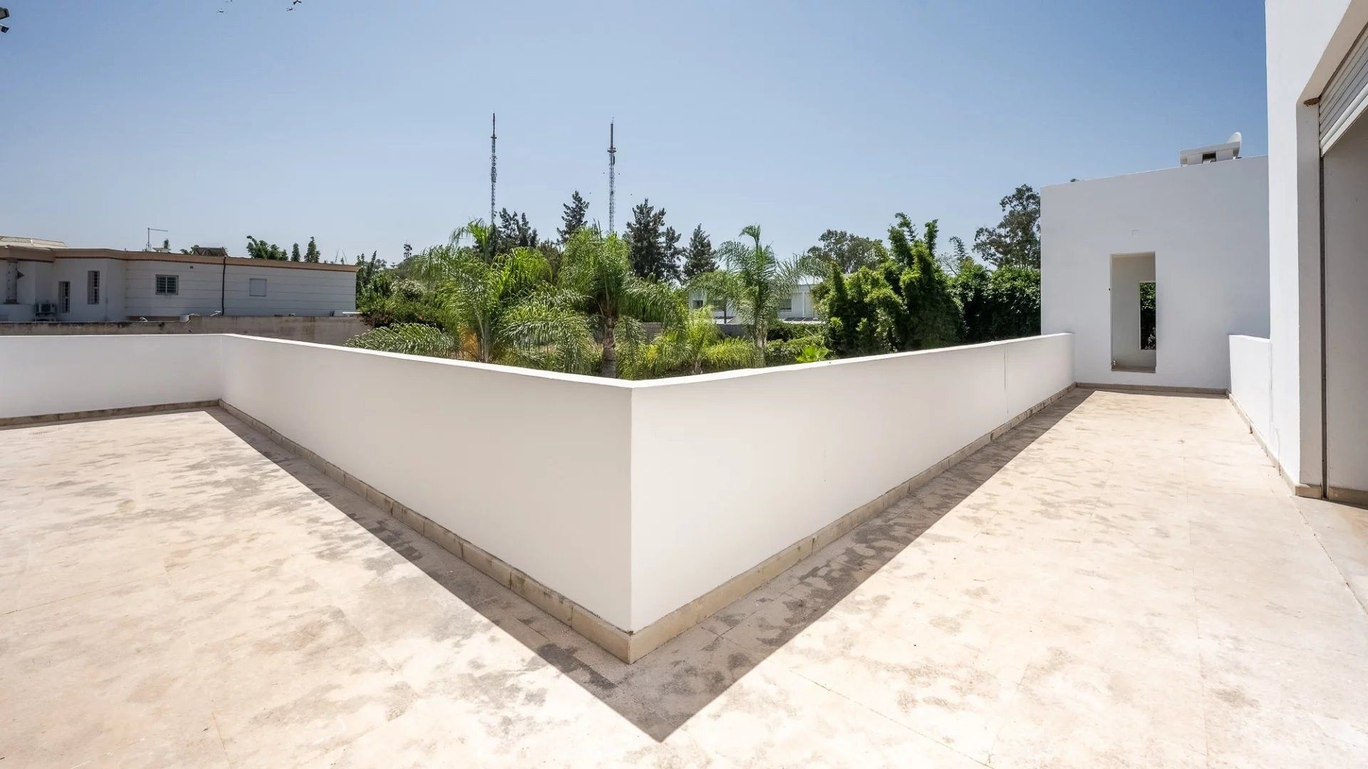 Louer Villa 12 pièces 750 m² Rabat