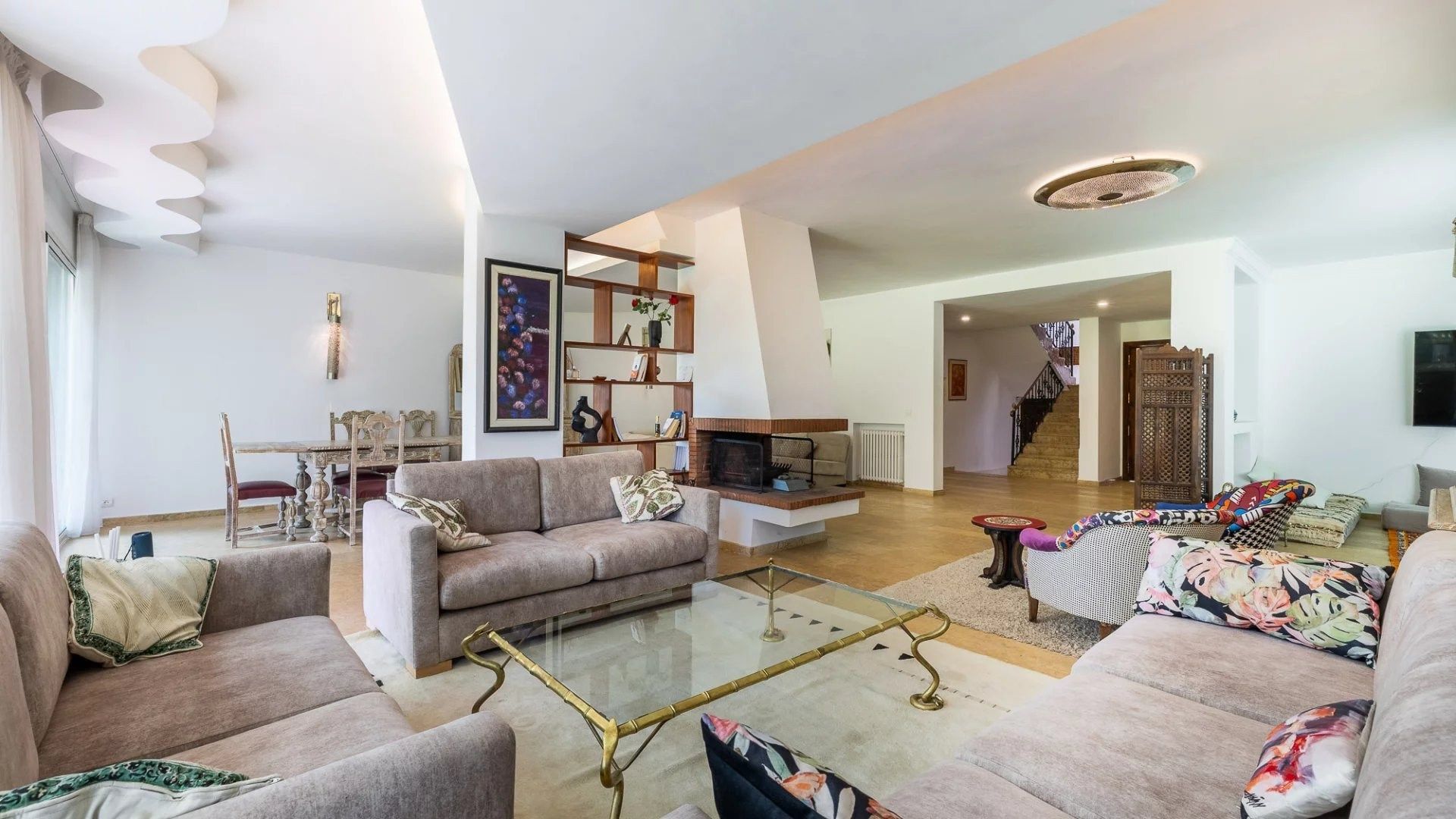 Rent Villa 7 rooms 400 m² Rabat