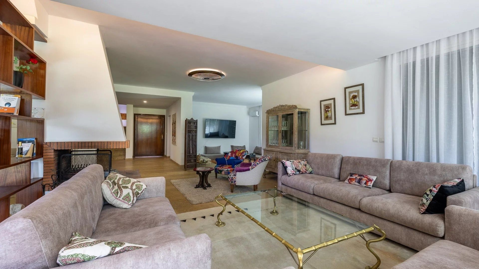 Rent Villa 7 rooms 400 m² Rabat