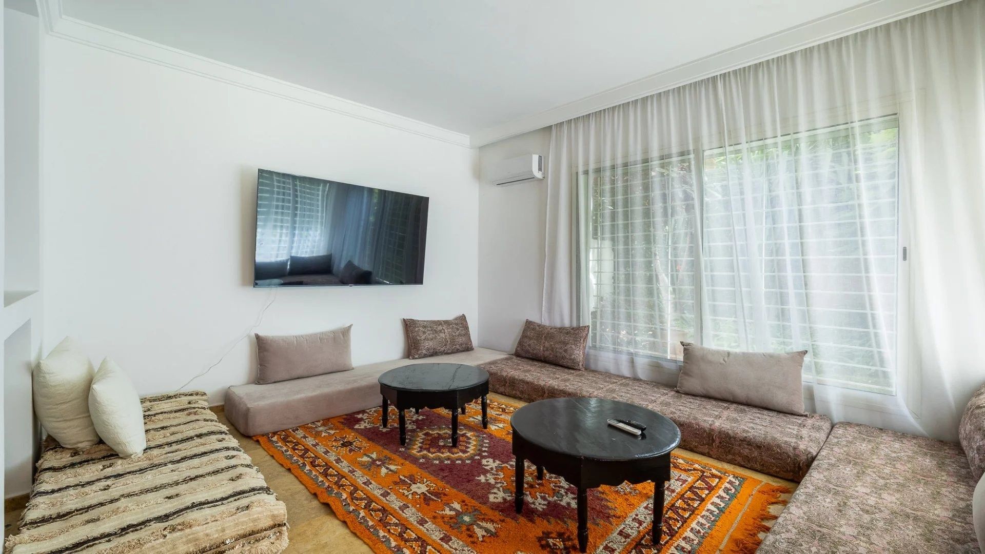 Rent Villa 7 rooms 400 m² Rabat