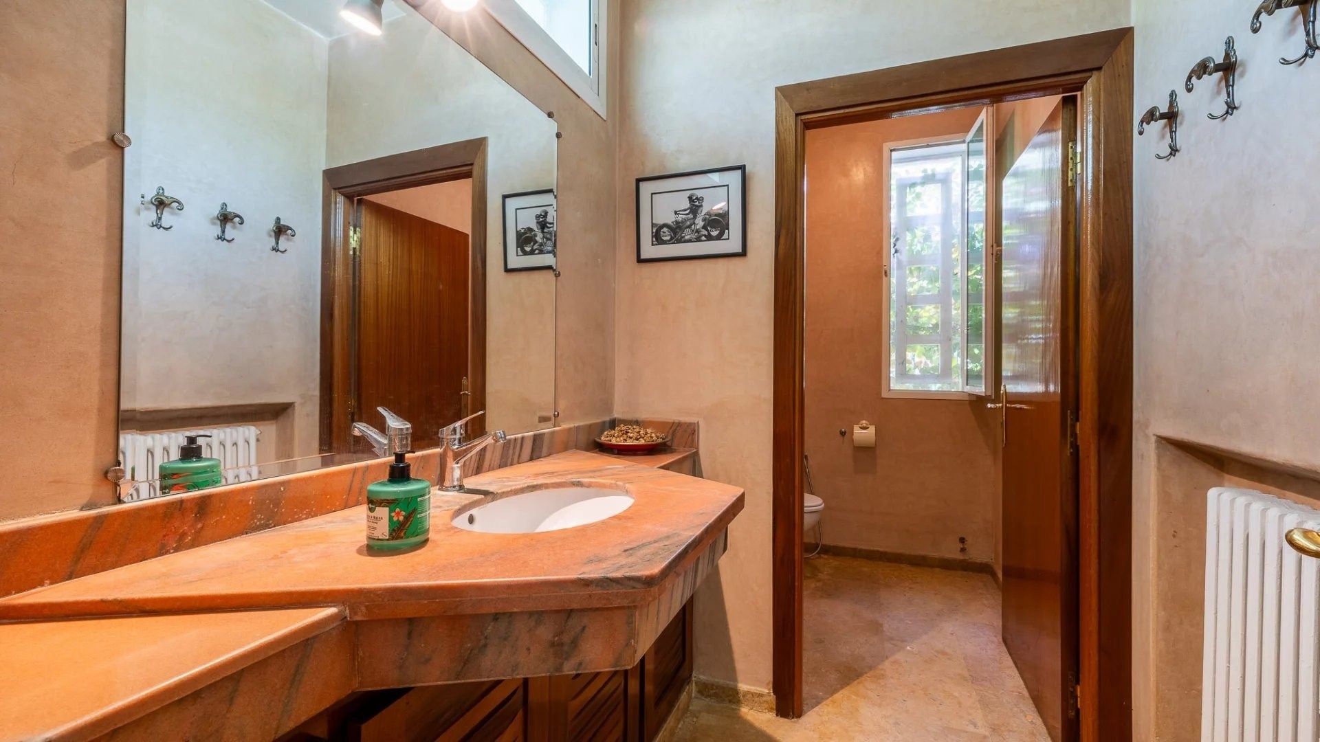 Rent Villa 7 rooms 400 m² Rabat