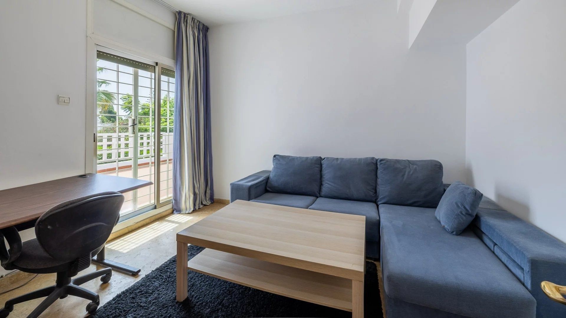 Rent Villa 7 rooms 400 m² Rabat