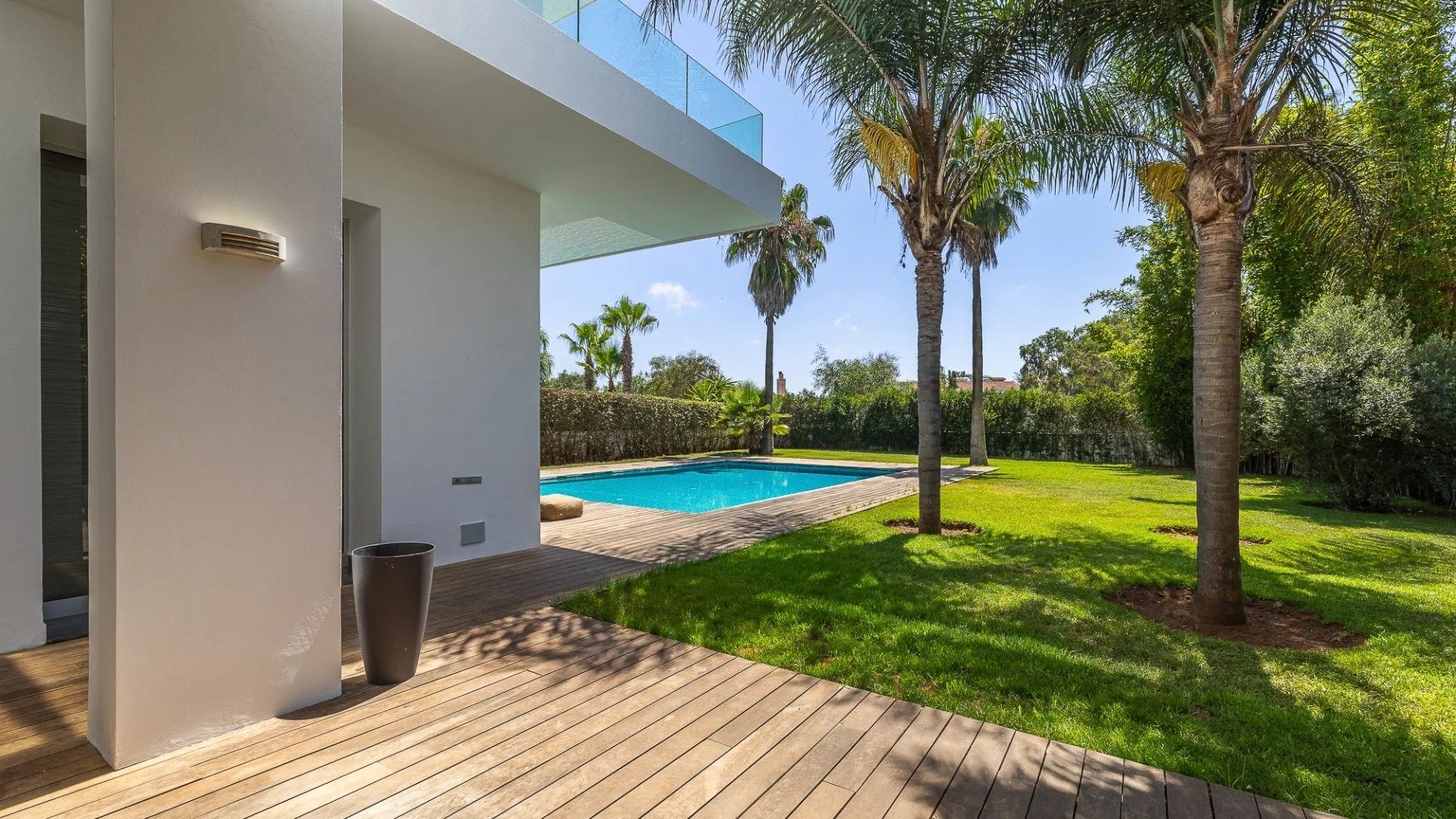 Louer Villa 8&nbsp;pièces 800&nbsp;m² Rabat