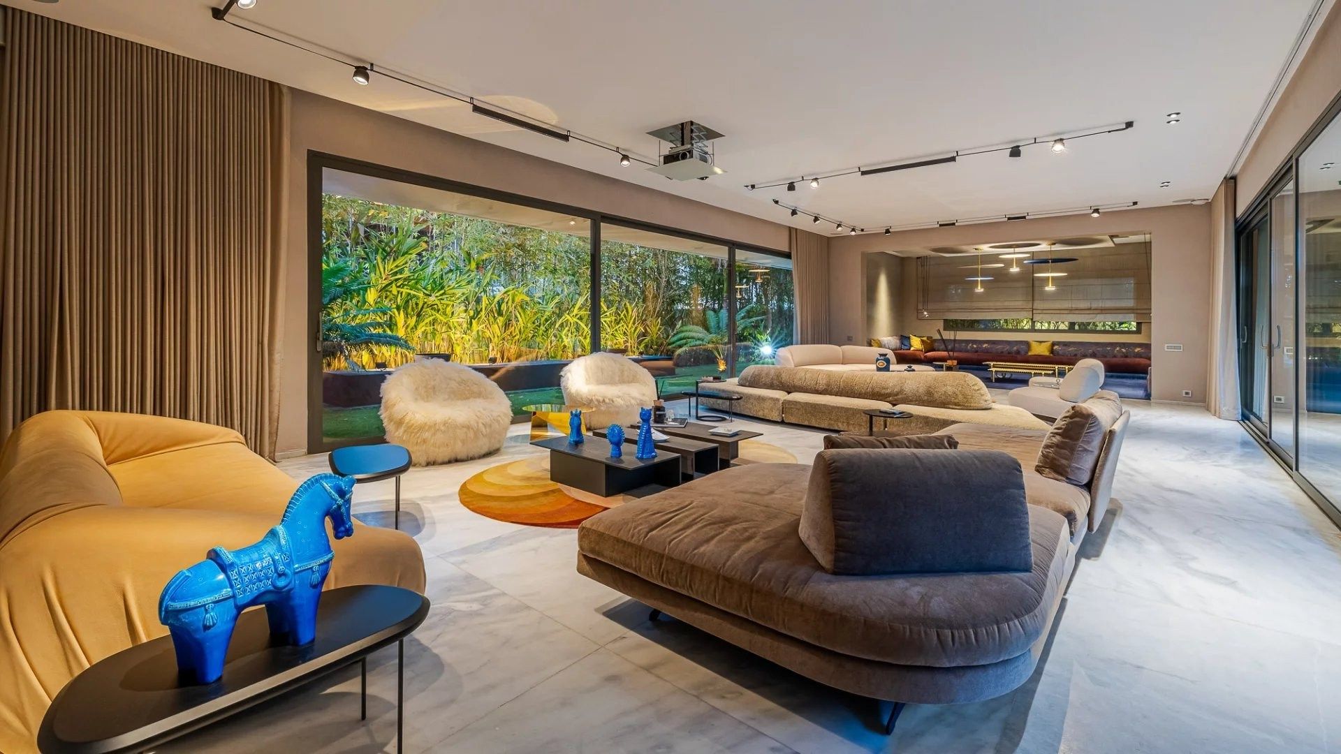 Louer Villa 7 pièces 750 m² Rabat