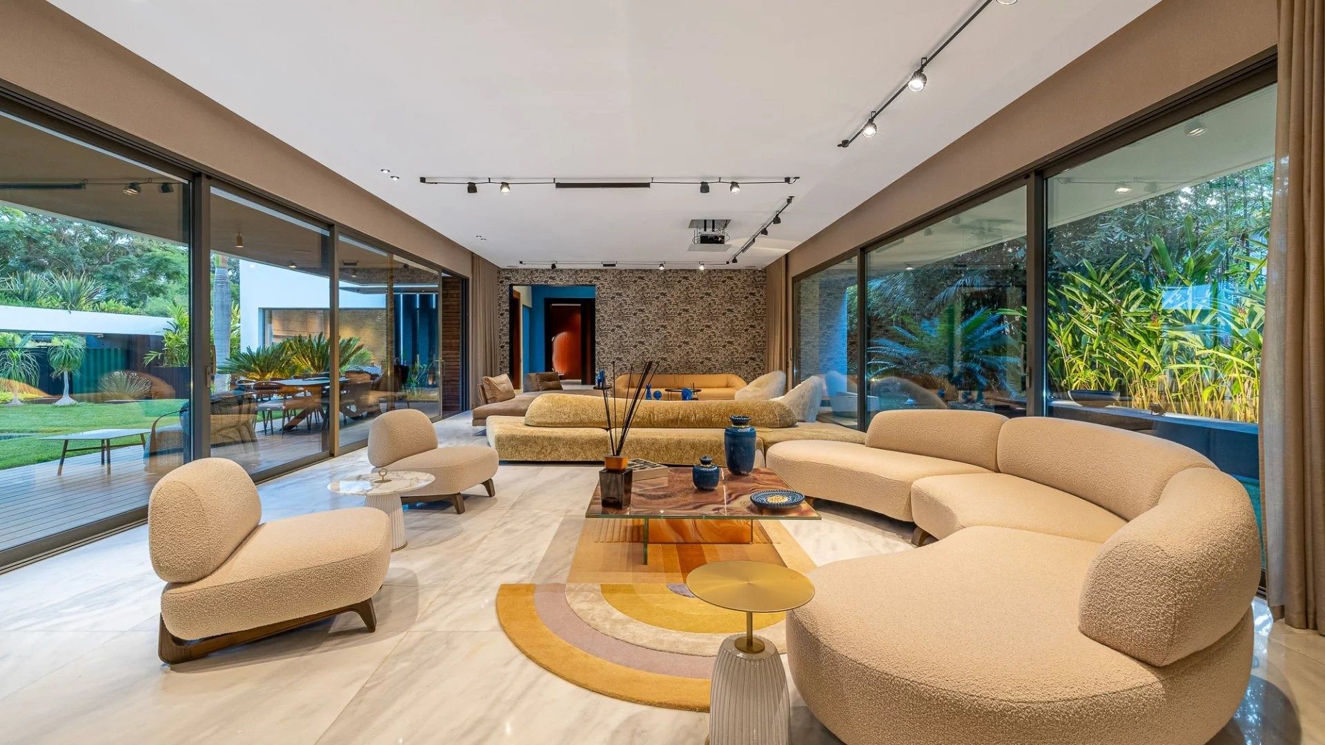 Louer Villa 7 pièces 750 m² Rabat