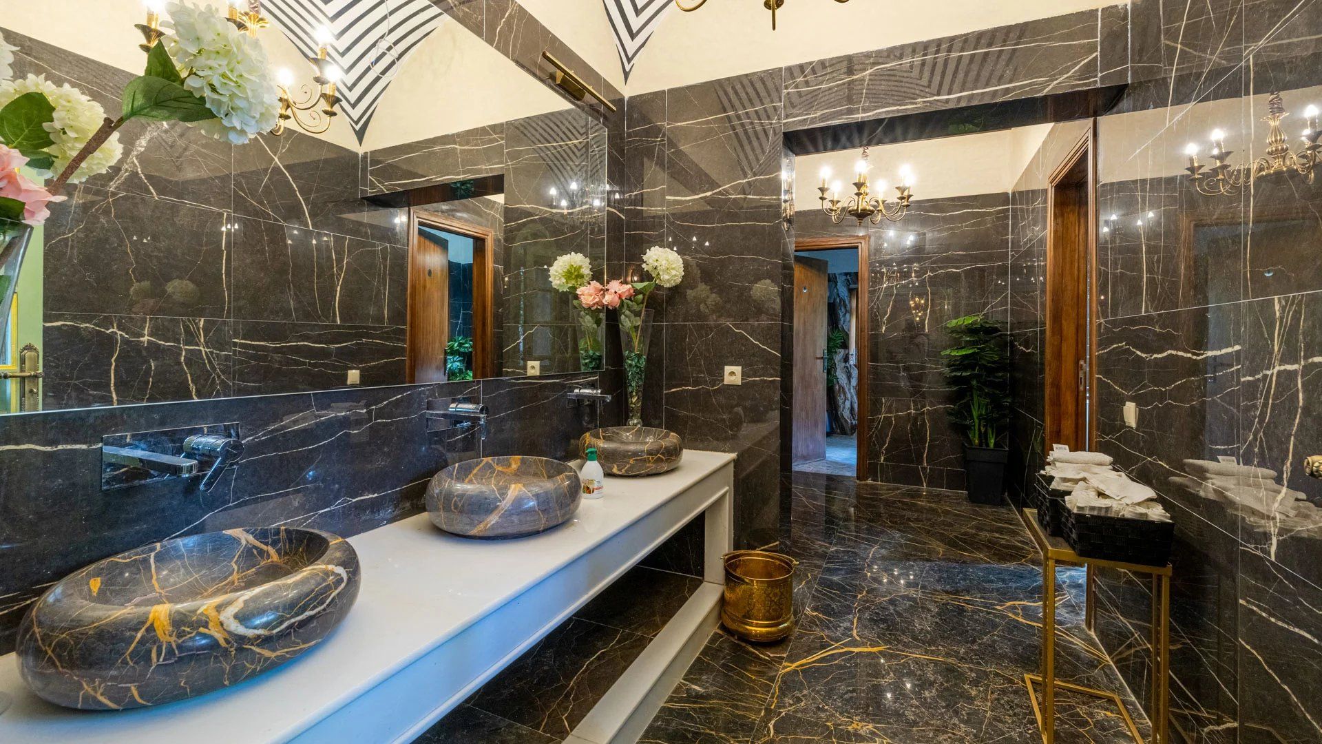 Buy Villa 15 rooms 1900 m² Marrakech