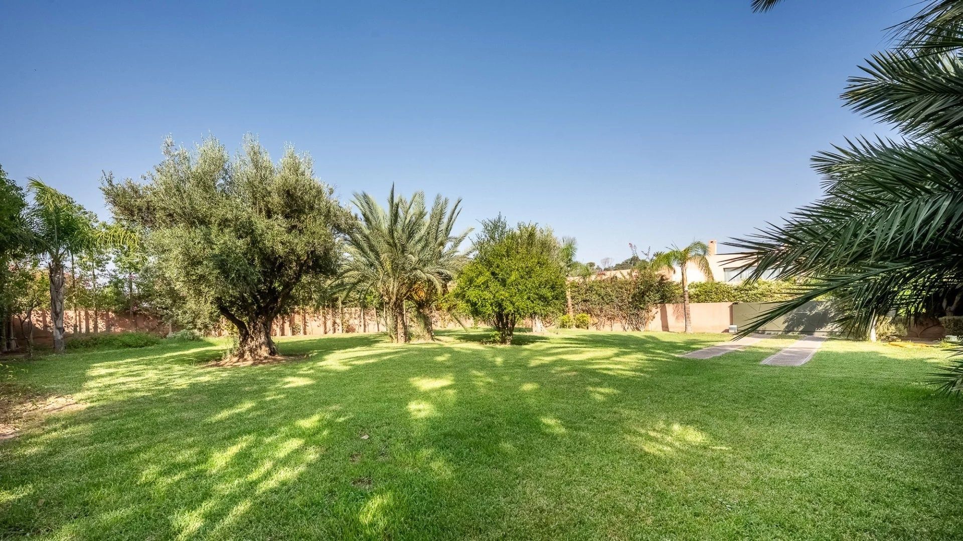 Rent Villa 7 rooms 400 m² Marrakech