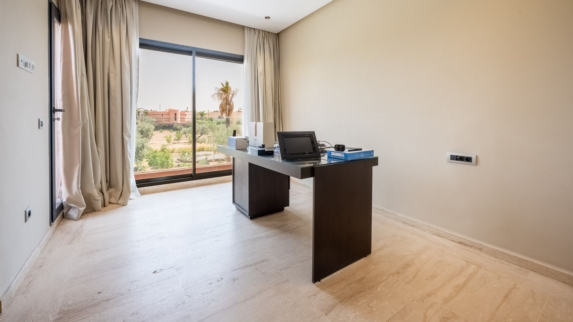 Rent Villa 8 rooms 380 m² Marrakech