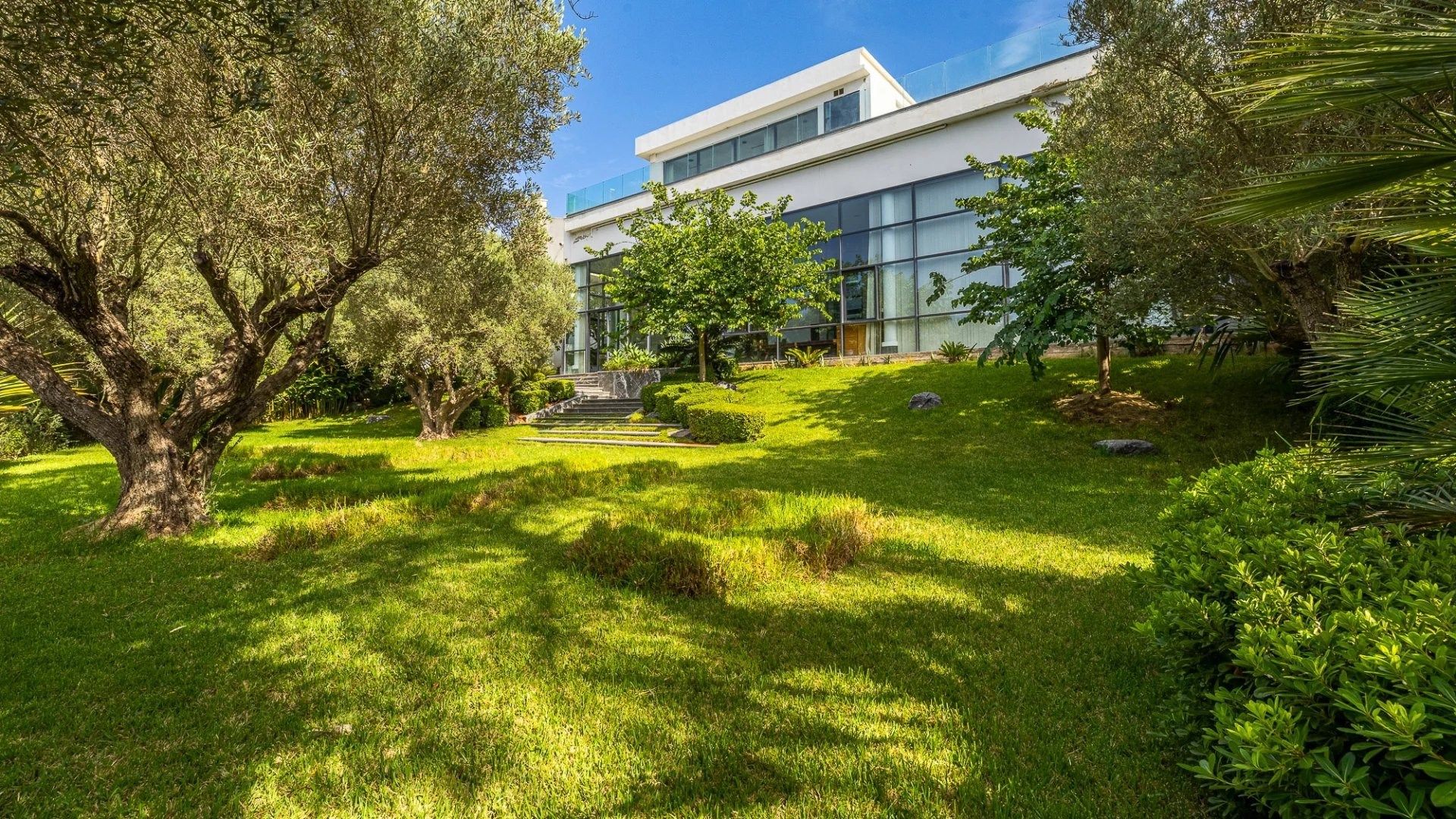 Buy Commercial local 1000 m² Rabat