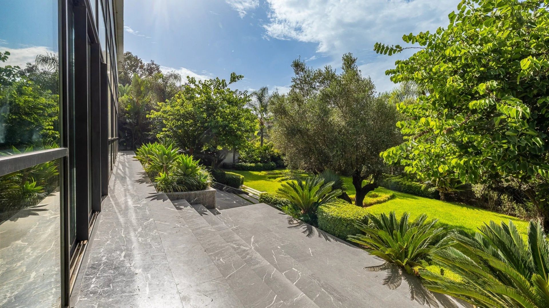 Buy Commercial local 1000 m² Rabat