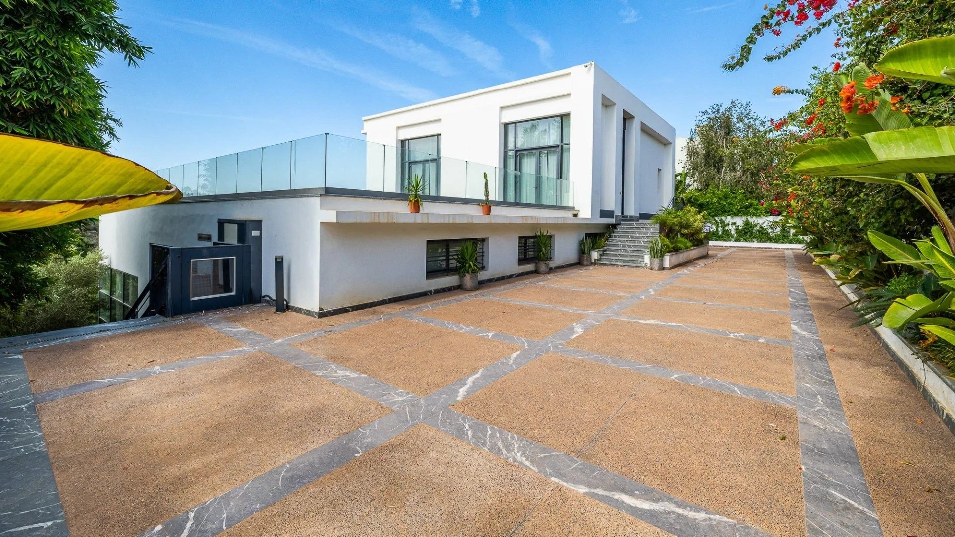 Buy Commercial local 1000 m² Rabat