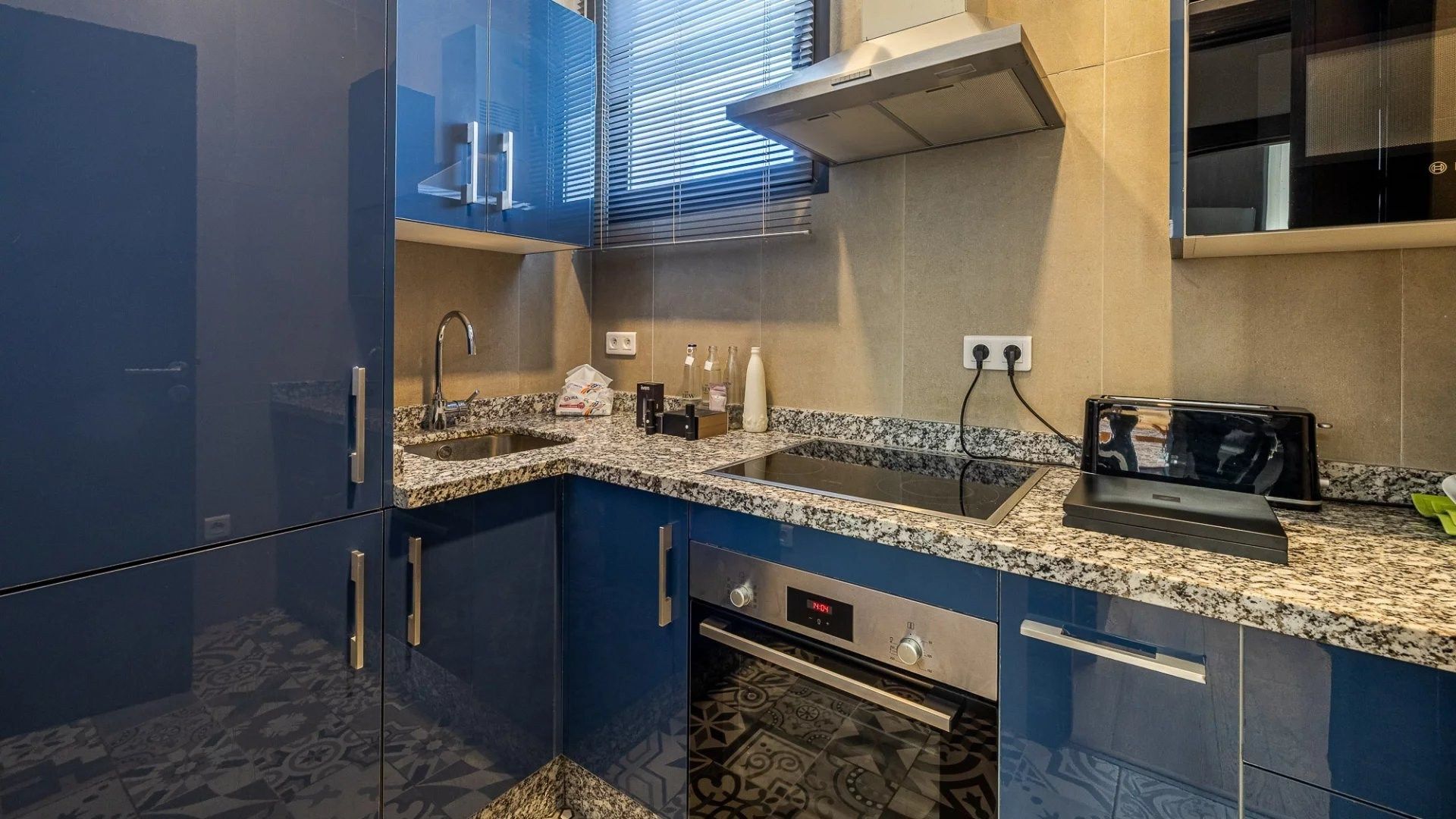 Buy Commercial local 1000 m² Rabat