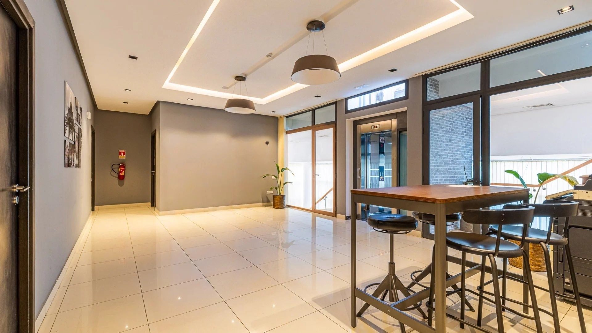 Buy Commercial local 1000 m² Rabat