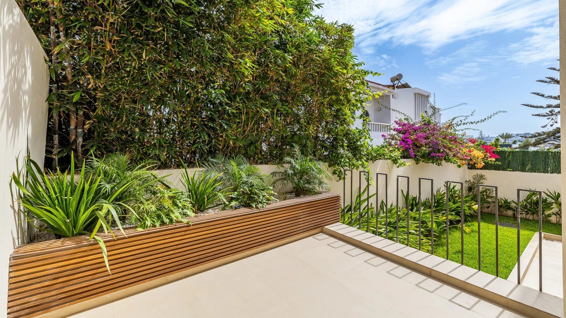 Rent Villa 7 rooms 350 m² El Harhoura