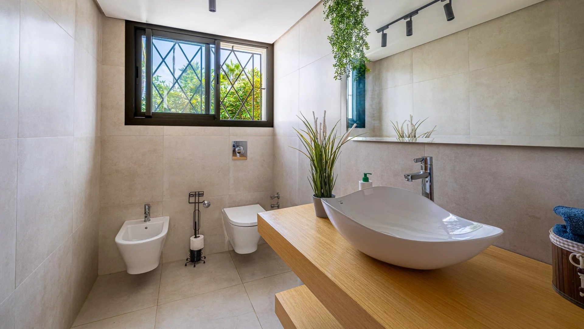 Rent Villa 7 rooms 350 m² El Harhoura