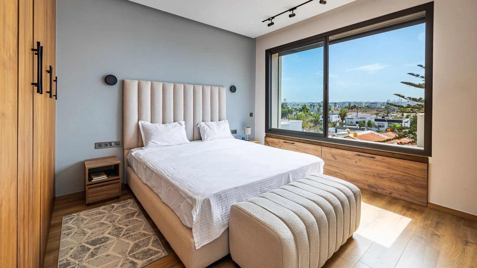 Rent Villa 7 rooms 350 m² El Harhoura