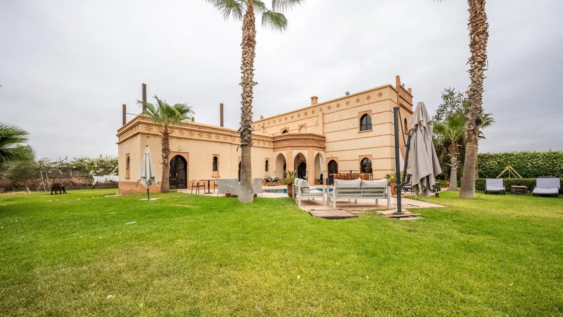 Buy Villa 12&nbsp;rooms 480&nbsp;m² Marrakech