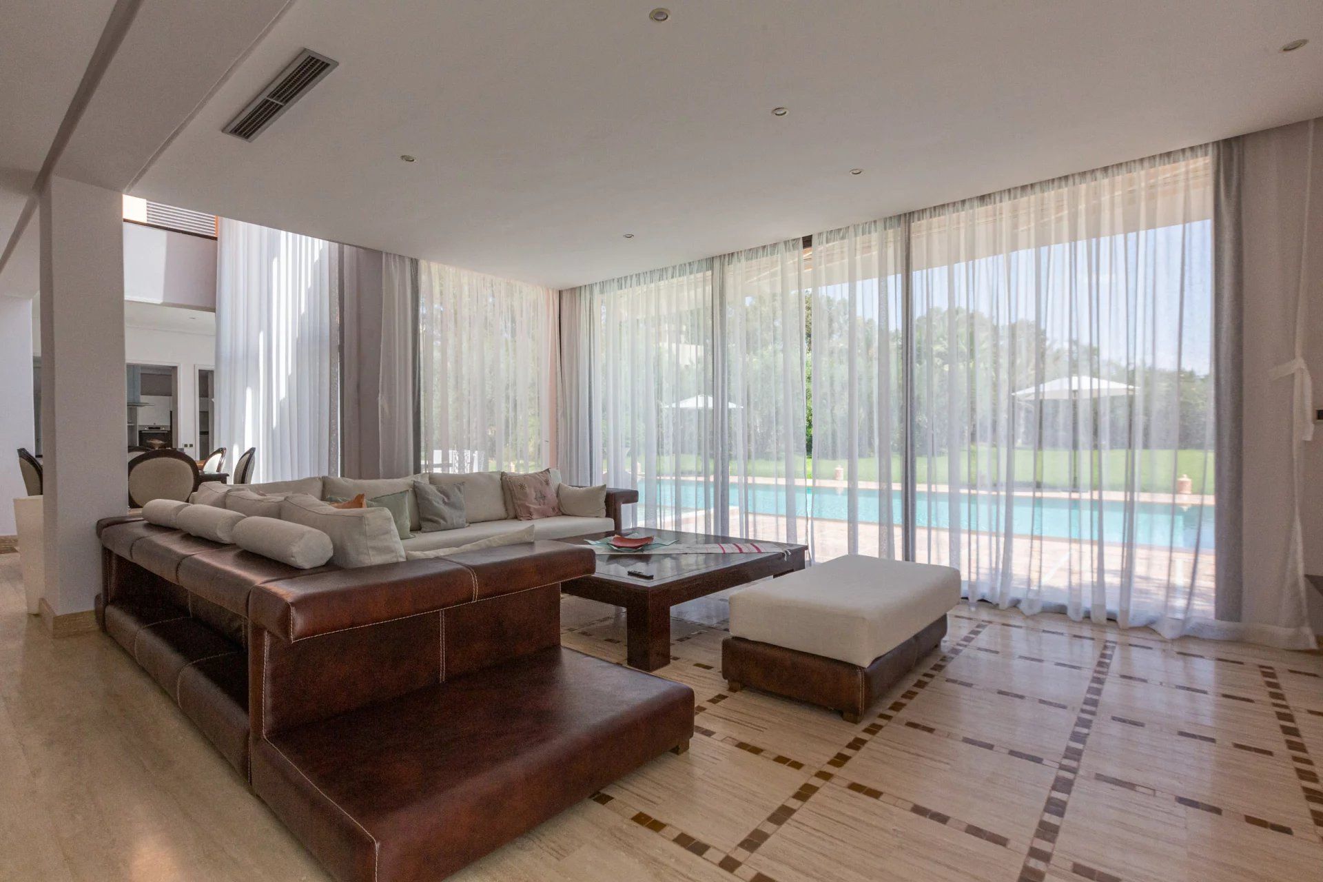 Louer Villa 7&nbsp;pièces 370&nbsp;m² Marrakech