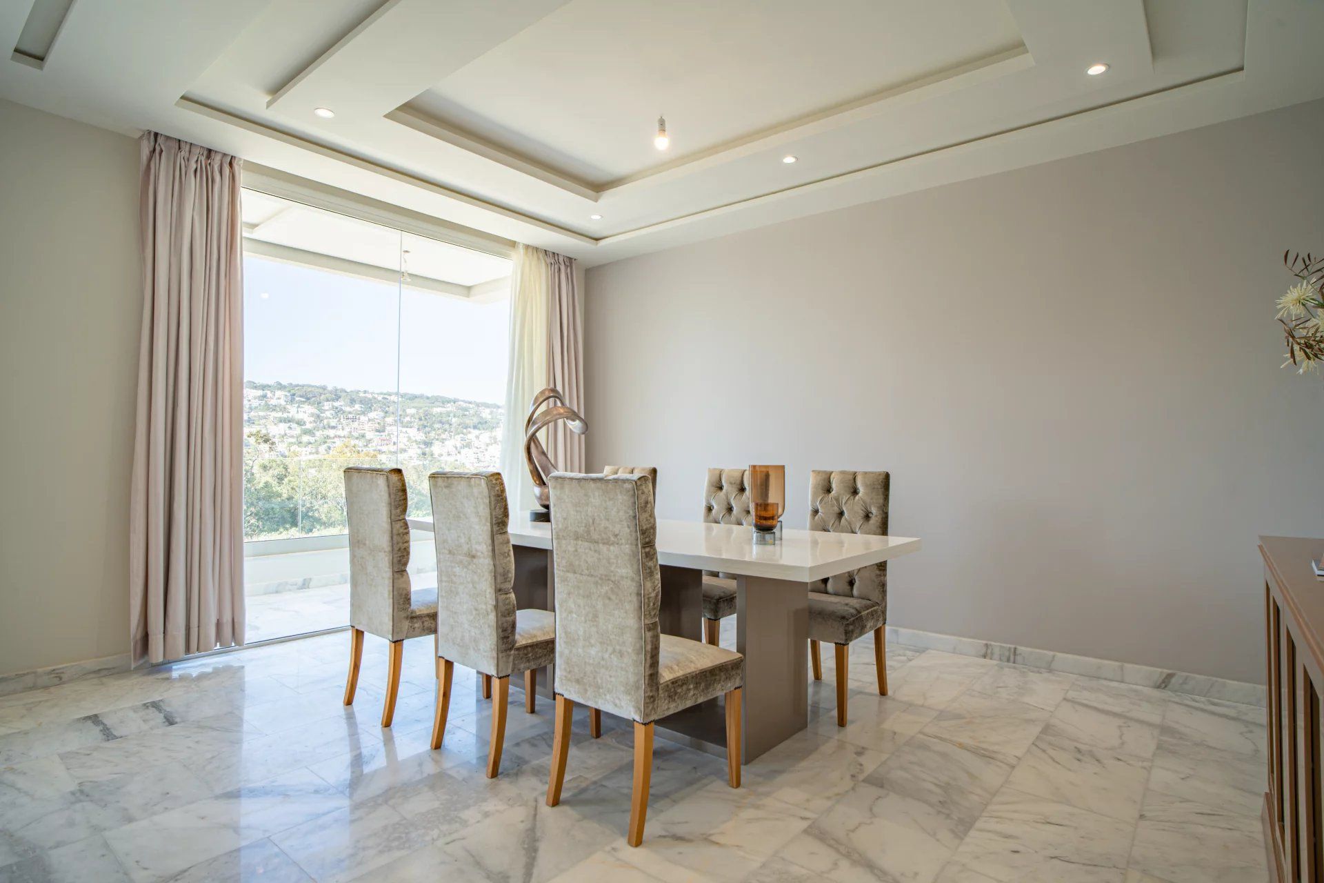 Louer Appartement 3&nbsp;pièces 215&nbsp;m² Tanger