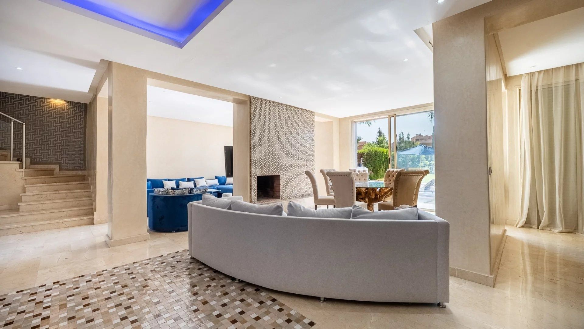 Louer Villa 6&nbsp;pièces 240&nbsp;m² Marrakech