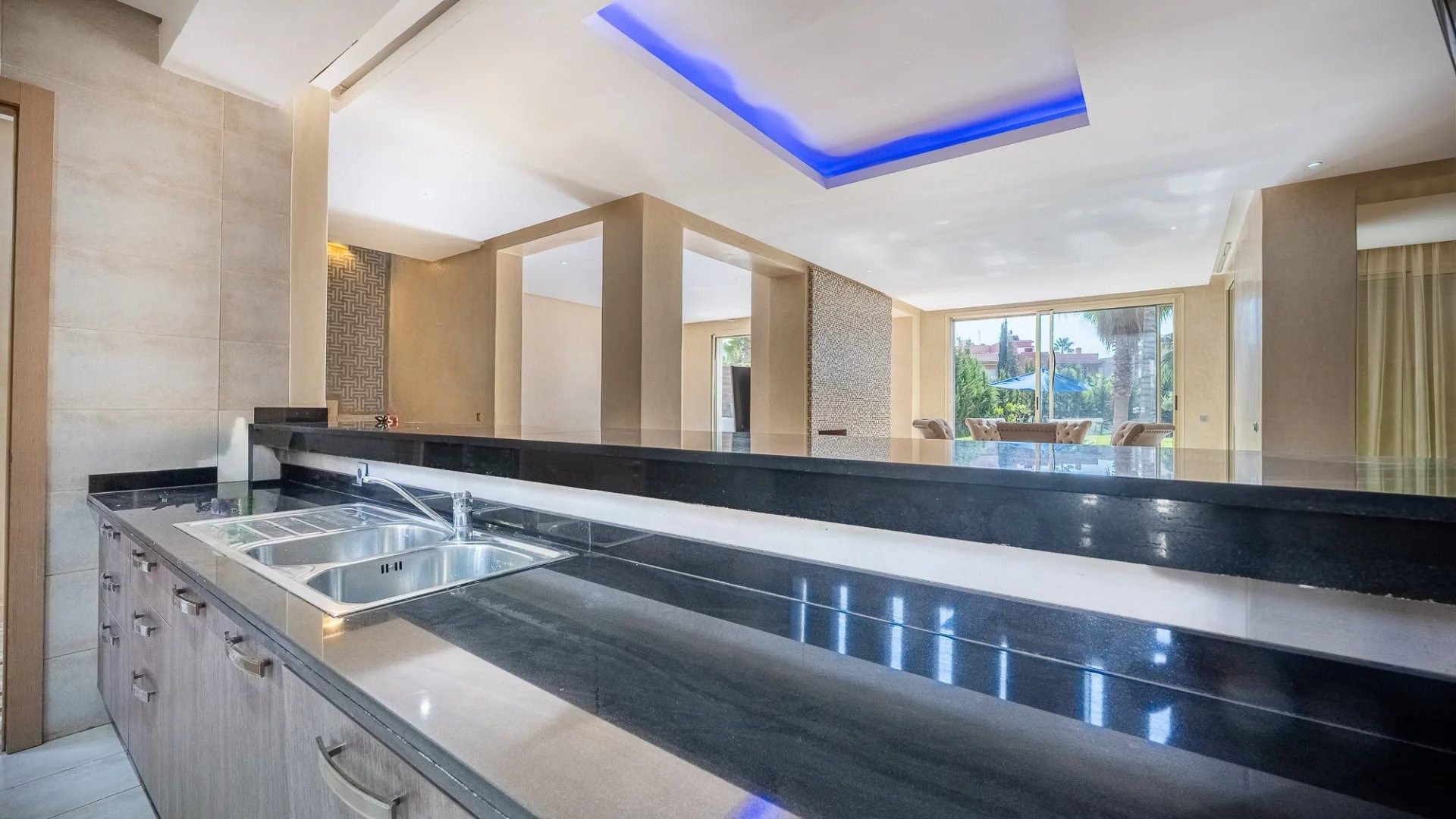 Louer Villa 6&nbsp;pièces 240&nbsp;m² Marrakech