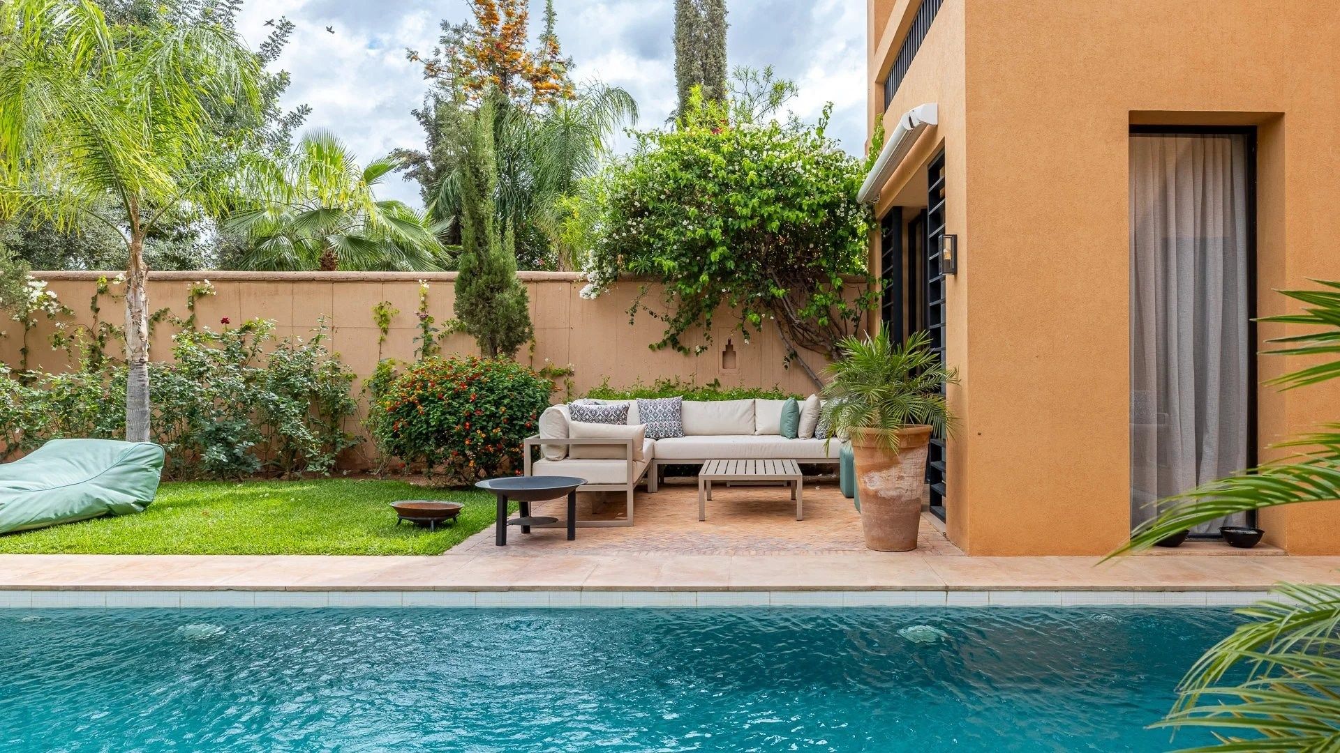 Rent Villa 5&nbsp;rooms 340&nbsp;m² Marrakech