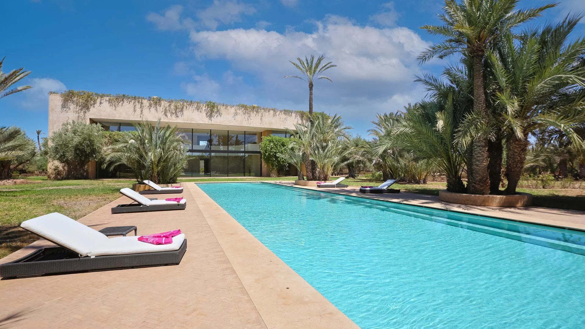 Buy Villa 25&nbsp;rooms 1907&nbsp;m² Marrakech