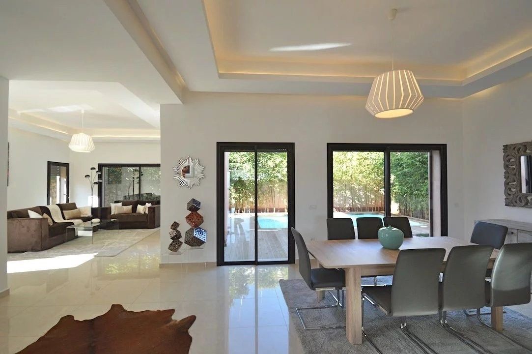 Louer Villa 6&nbsp;pièces 240&nbsp;m² Marrakech
