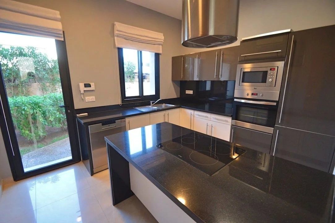 Louer Villa 6&nbsp;pièces 240&nbsp;m² Marrakech