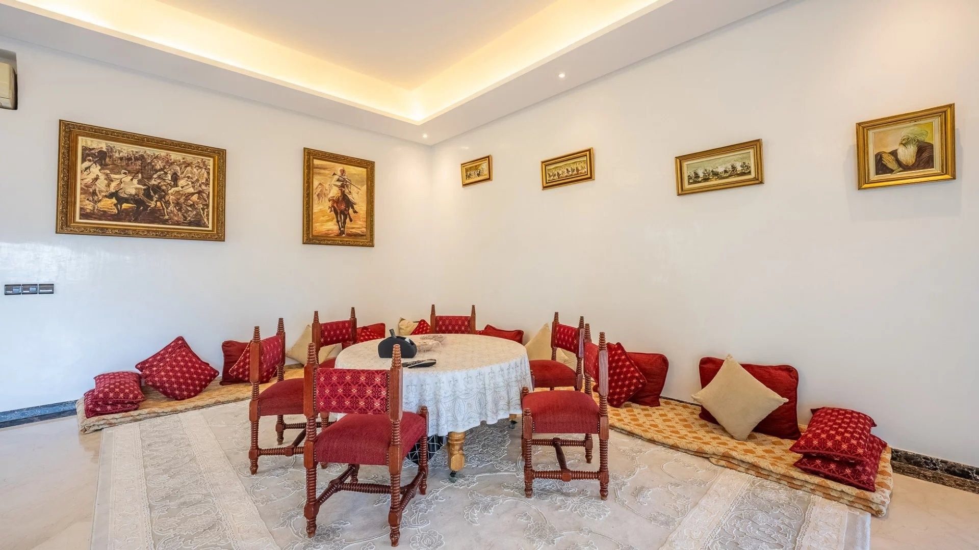 Louer Villa 16&nbsp;pièces 1800&nbsp;m² Marrakech