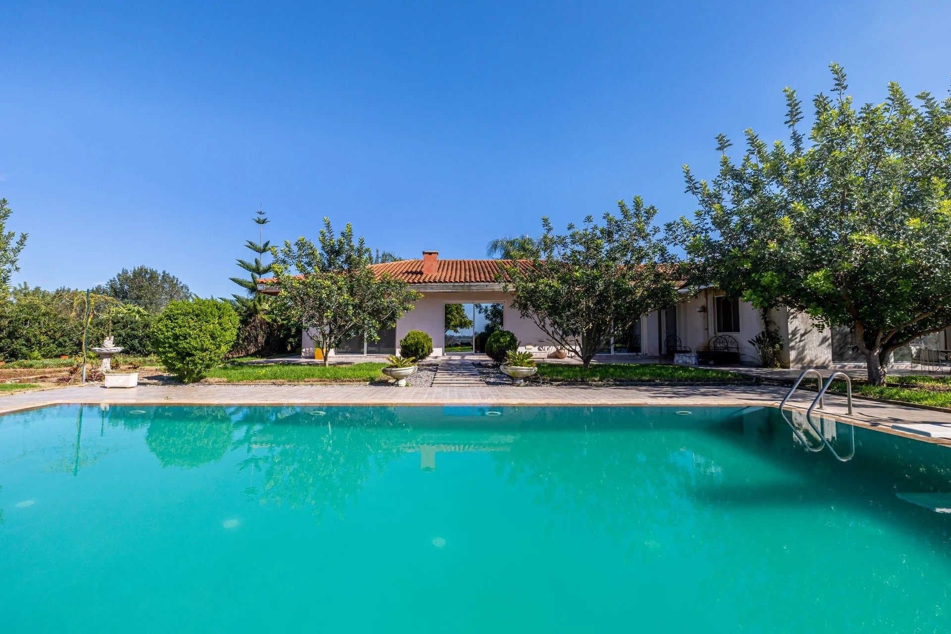 Buy House 15&nbsp;rooms 130000&nbsp;m² Benslimane