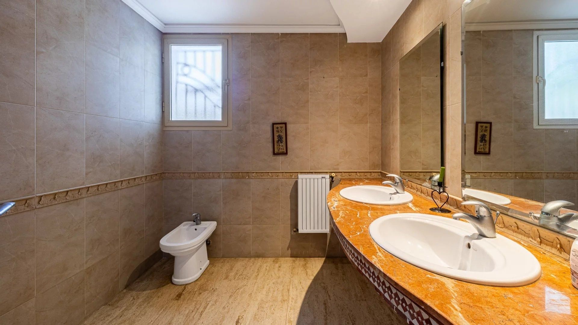 Rent Villa 6&nbsp;rooms 600&nbsp;m² Rabat