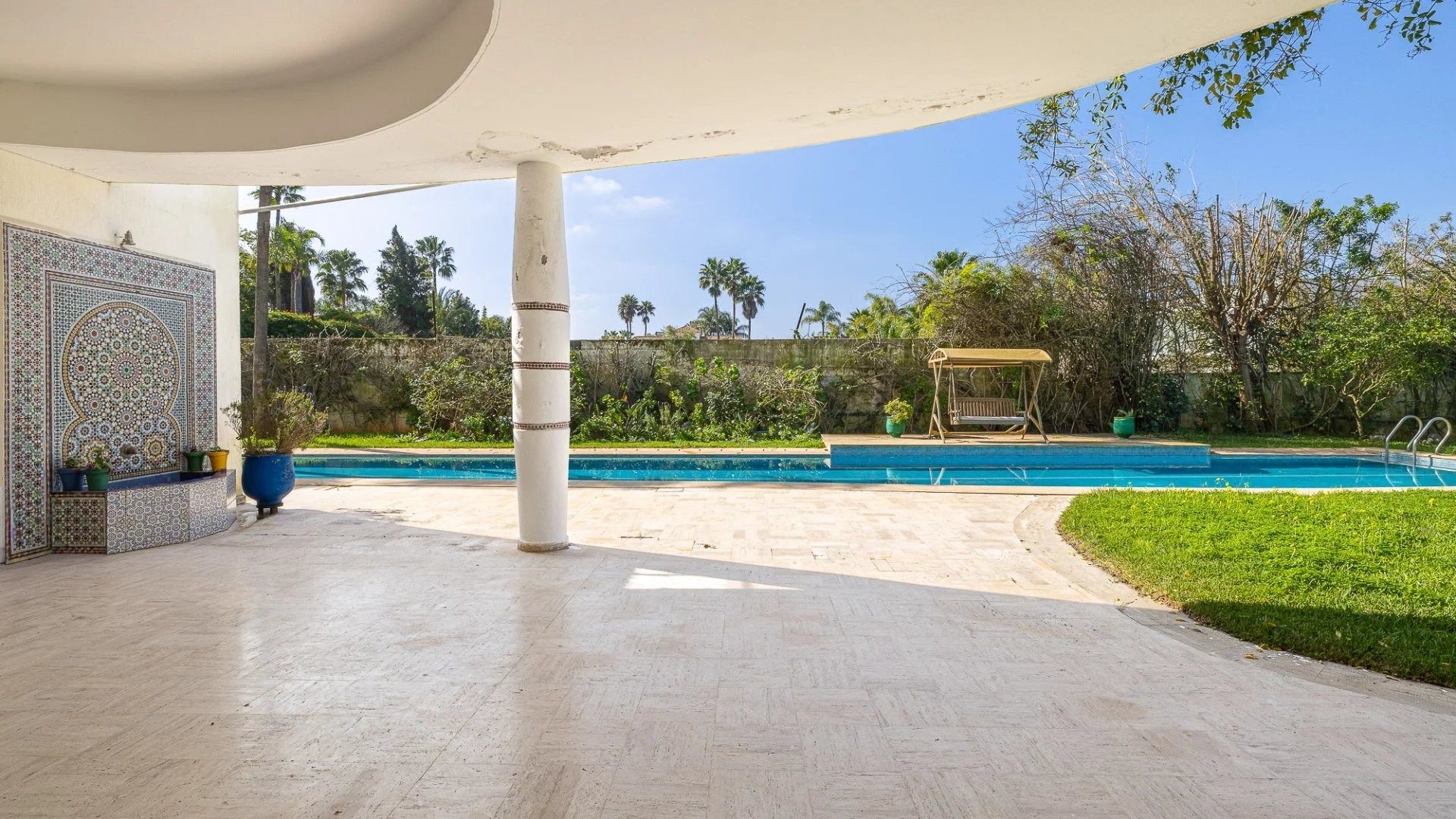Rent Villa 6&nbsp;rooms 600&nbsp;m² Rabat
