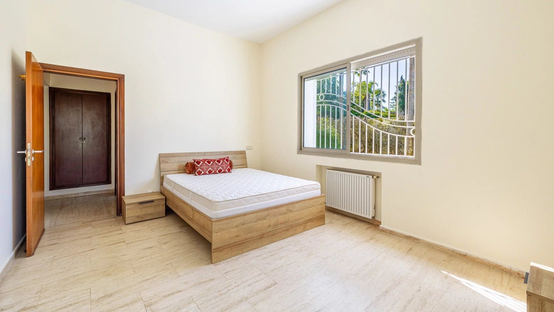 Rent Villa 6&nbsp;rooms 600&nbsp;m² Rabat