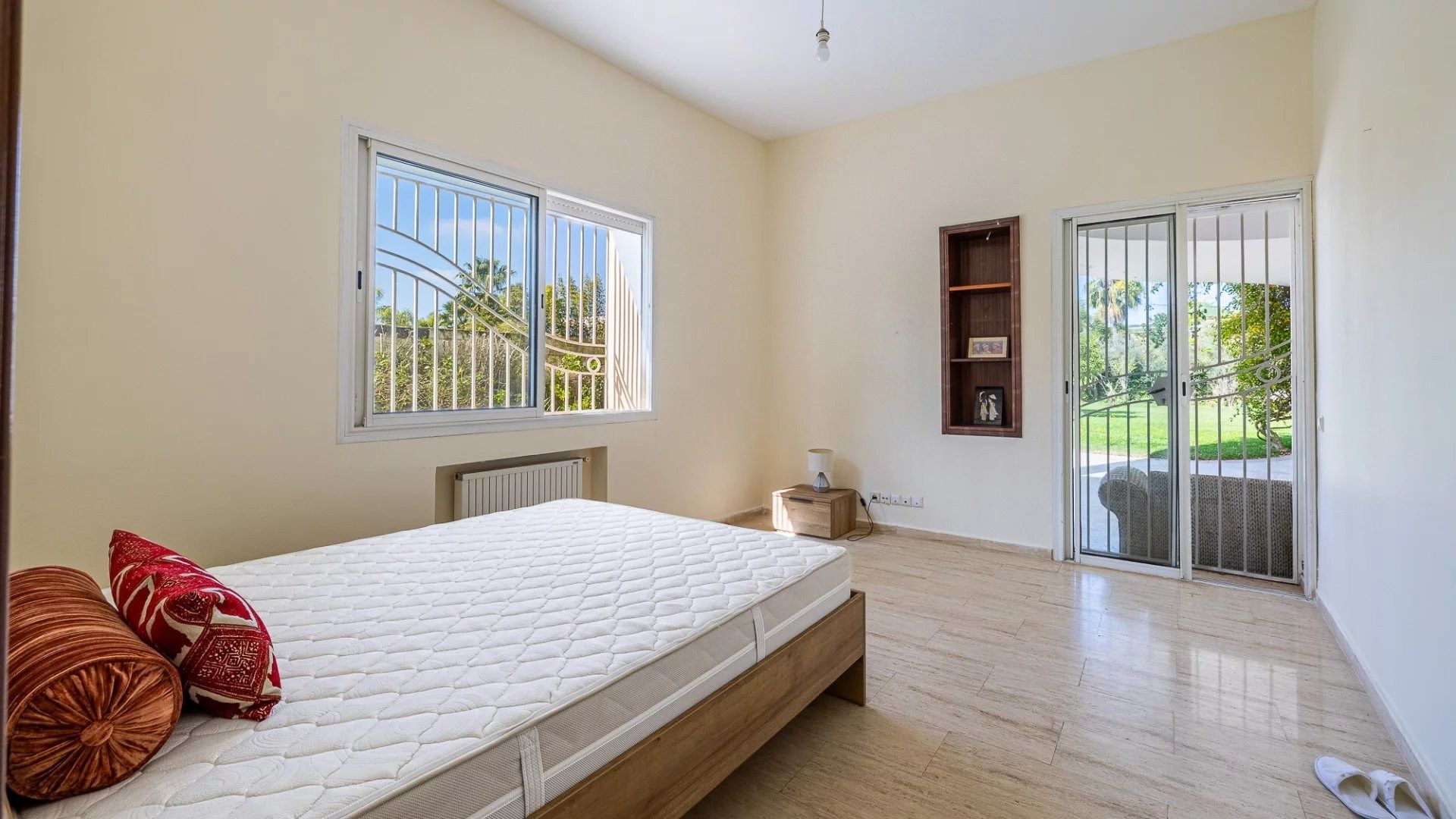 Rent Villa 6&nbsp;rooms 600&nbsp;m² Rabat