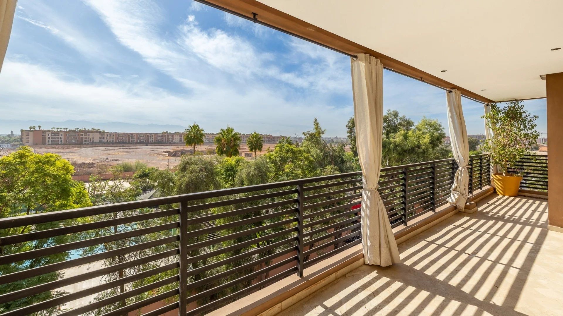 Louer Appartement 5&nbsp;pièces 245&nbsp;m² Marrakech