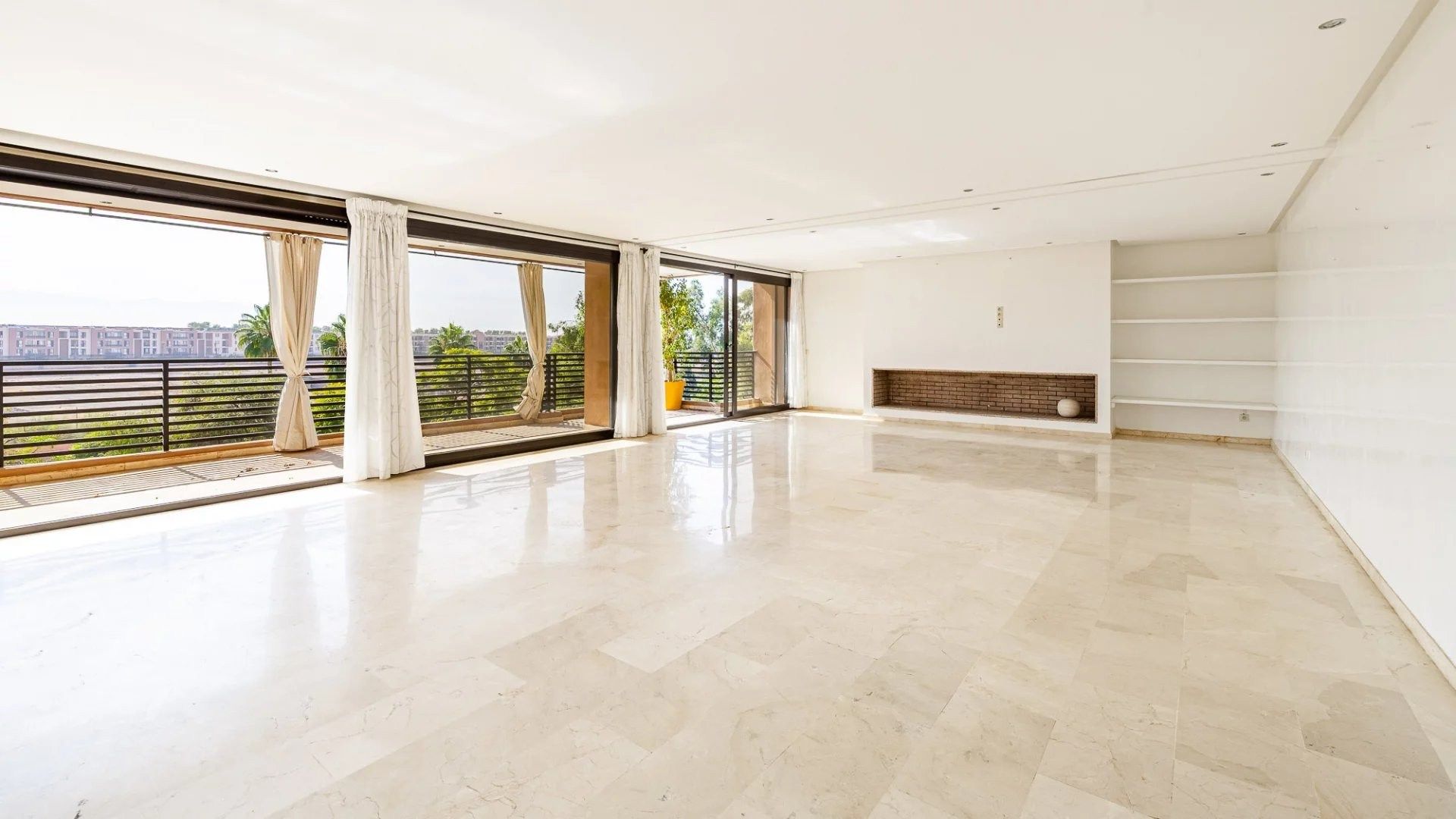 Louer Appartement 5&nbsp;pièces 245&nbsp;m² Marrakech