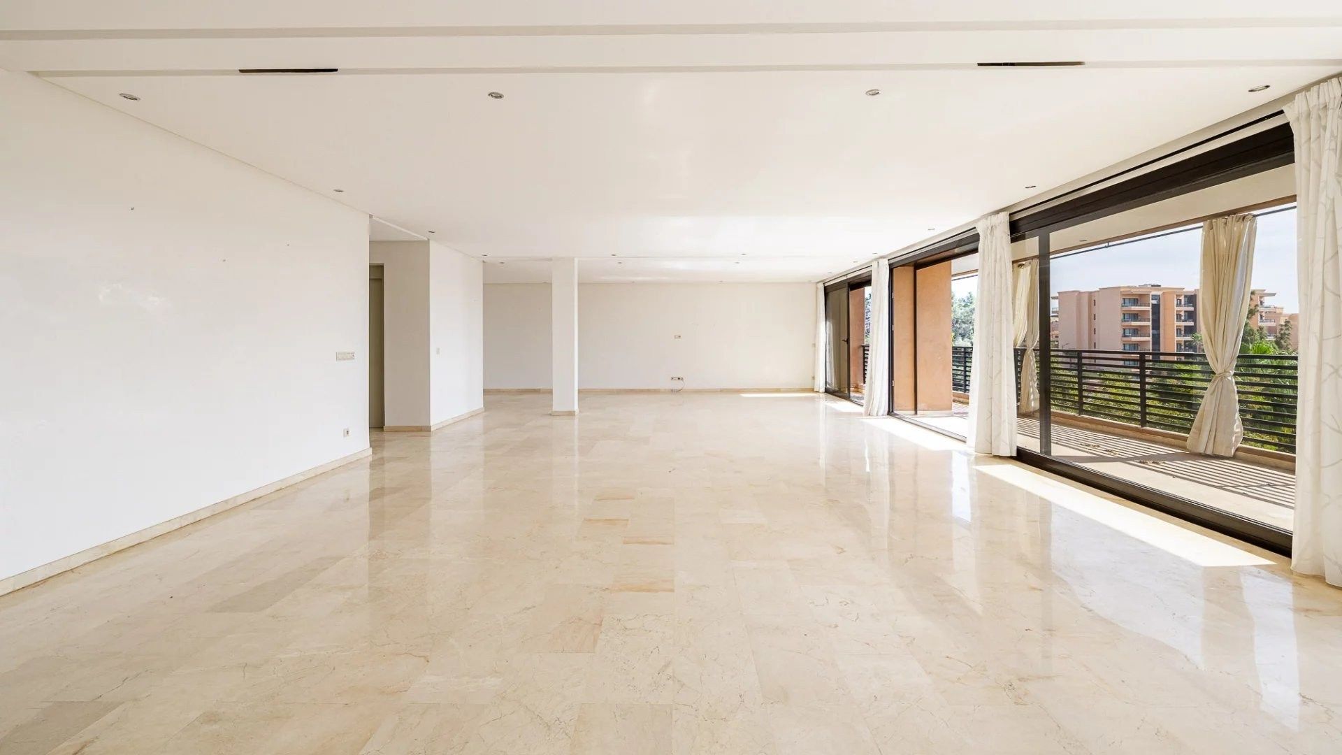 Louer Appartement 5&nbsp;pièces 245&nbsp;m² Marrakech