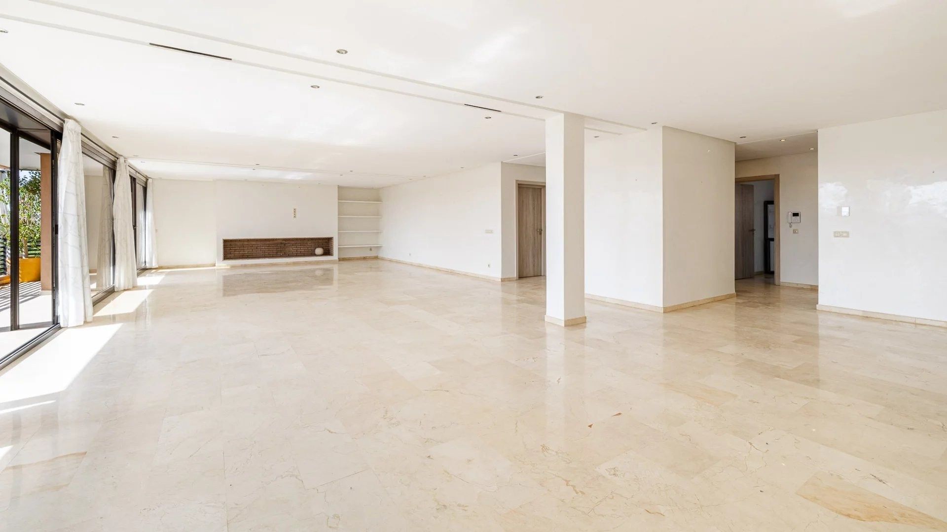 Louer Appartement 5&nbsp;pièces 245&nbsp;m² Marrakech