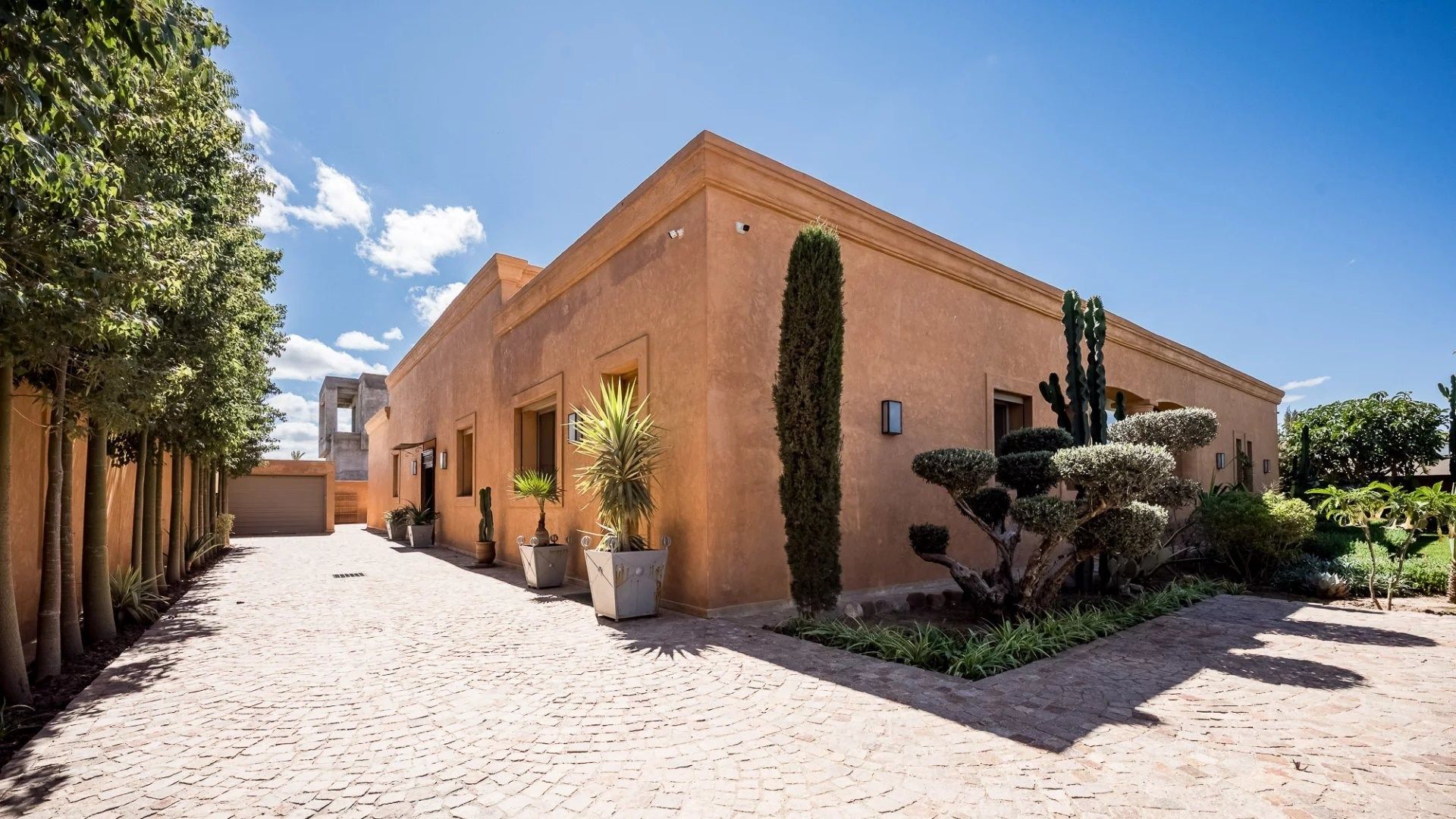 Rent Villa 5&nbsp;rooms 400&nbsp;m² Marrakech