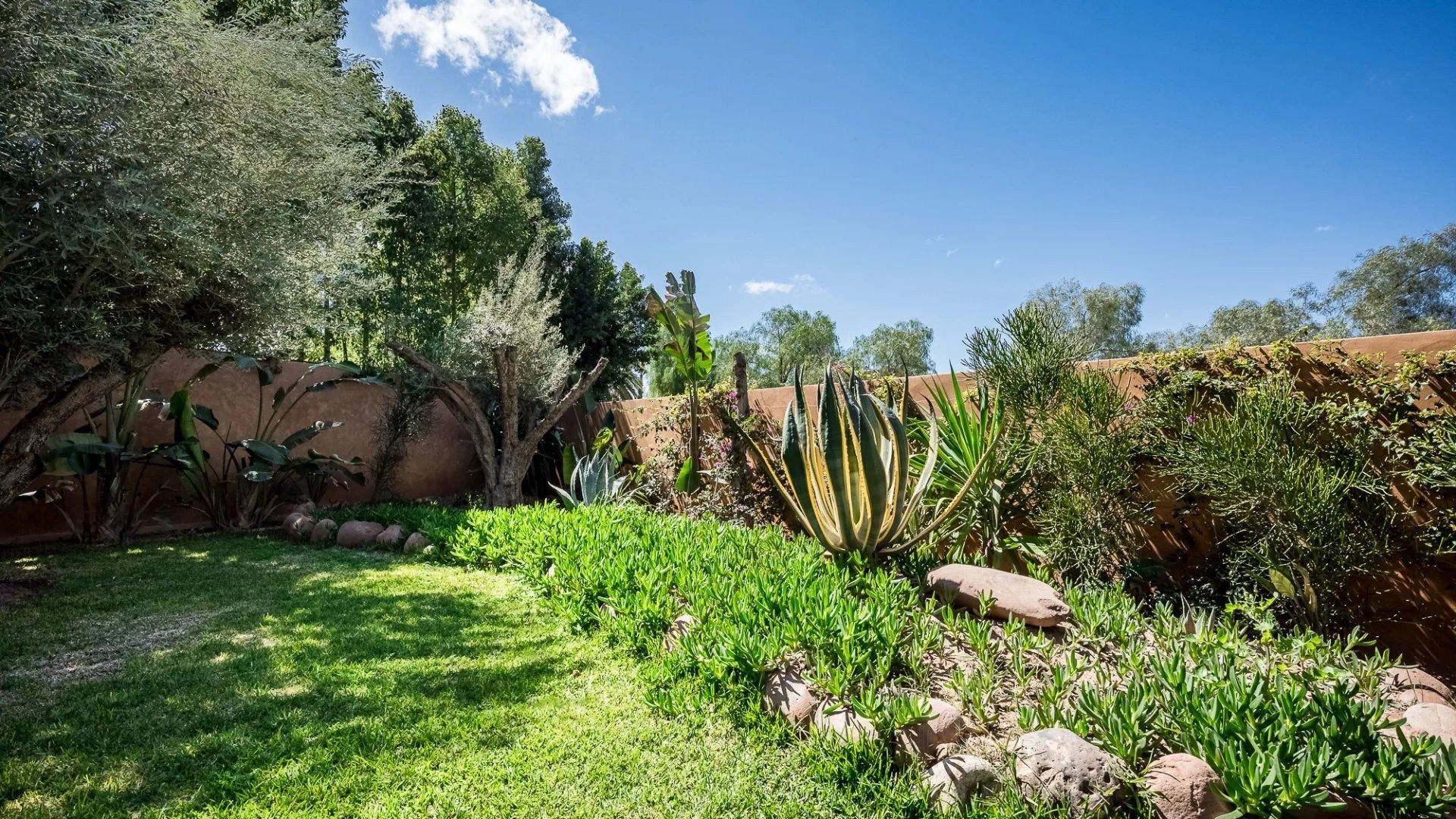 Rent Villa 5&nbsp;rooms 400&nbsp;m² Marrakech