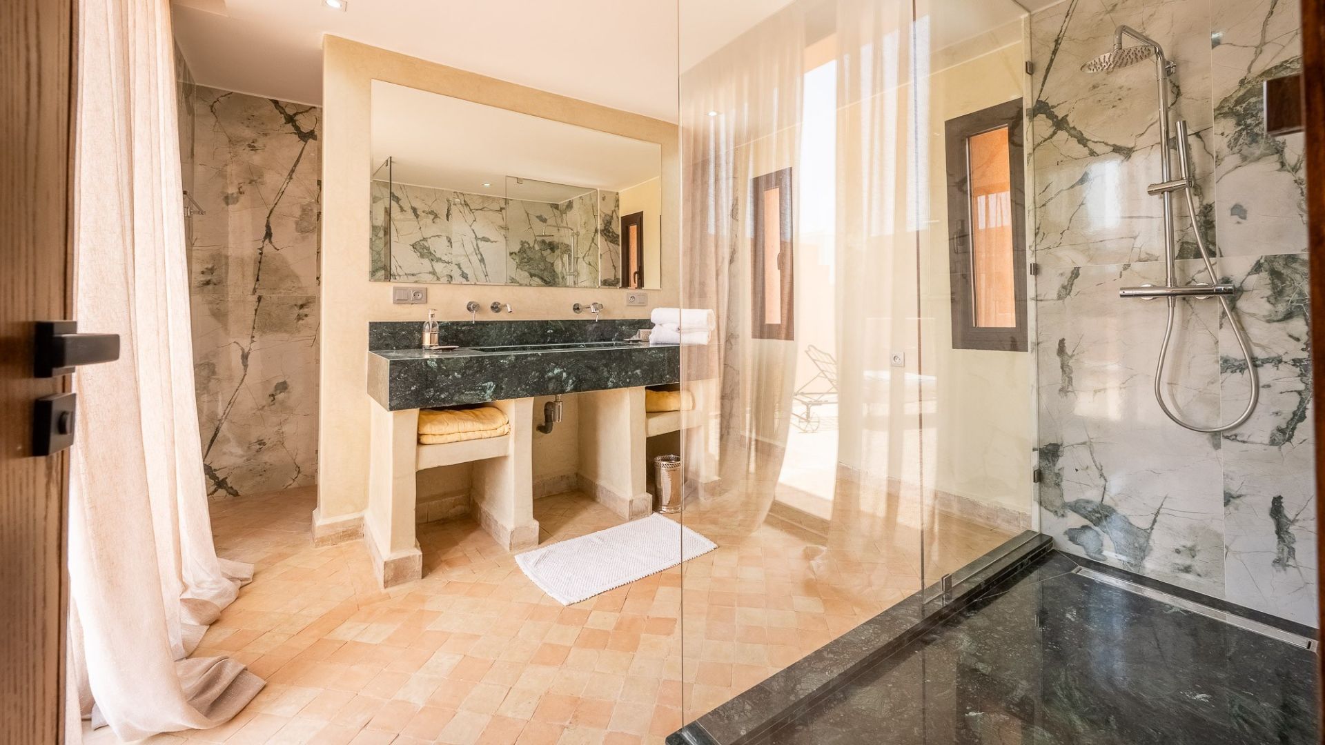 Louer Villa 6&nbsp;pièces 340&nbsp;m² Marrakech