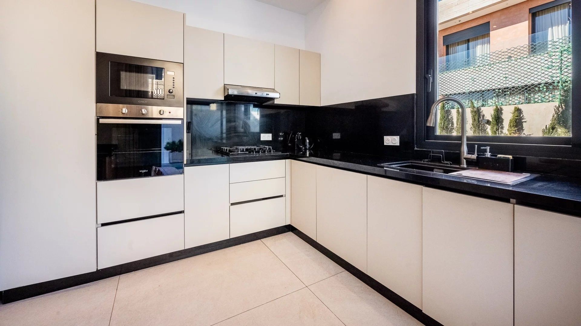 Louer Villa 5&nbsp;pièces 250&nbsp;m² Marrakech