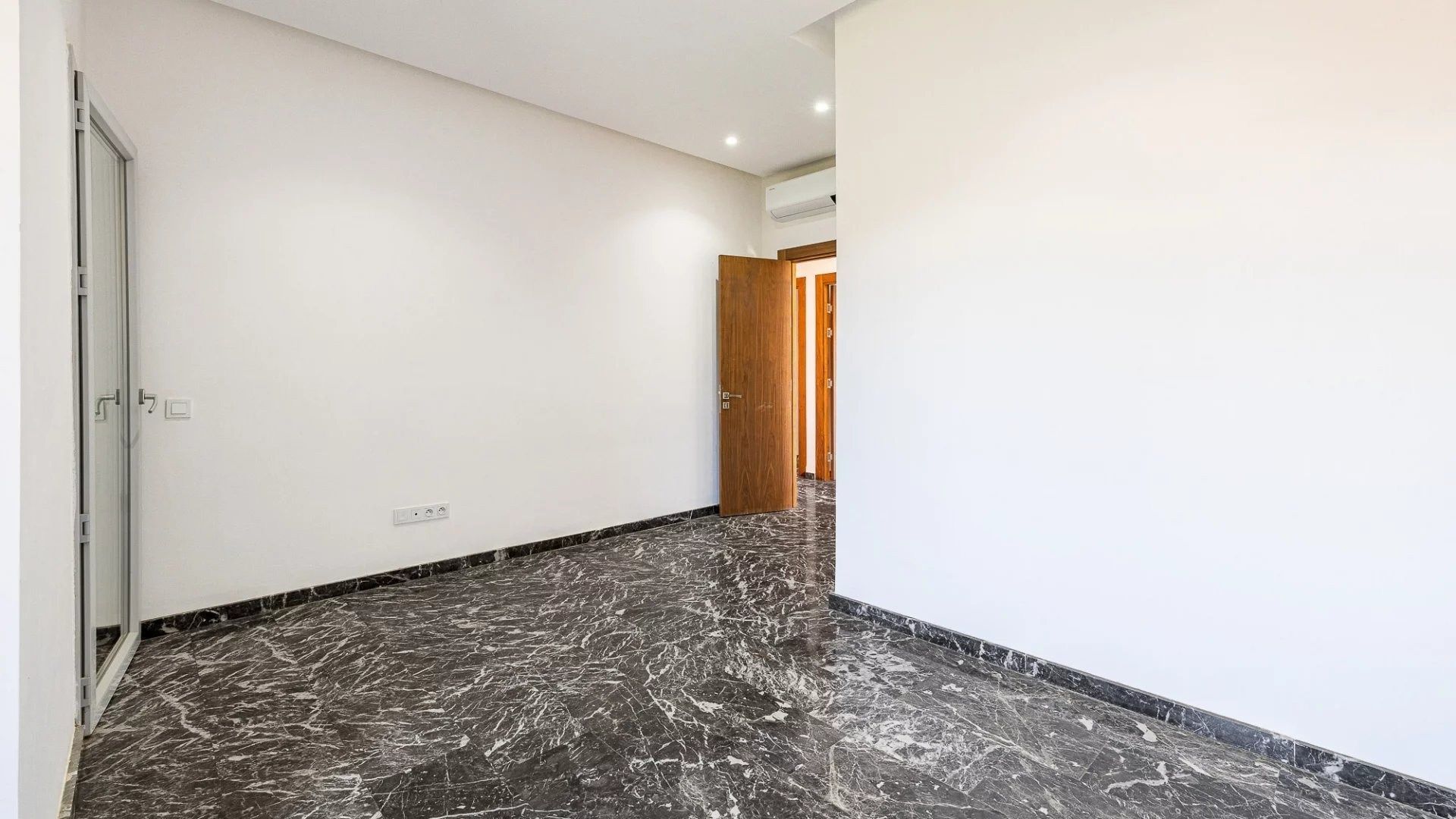 Louer Villa 8&nbsp;pièces 450&nbsp;m² Marrakech