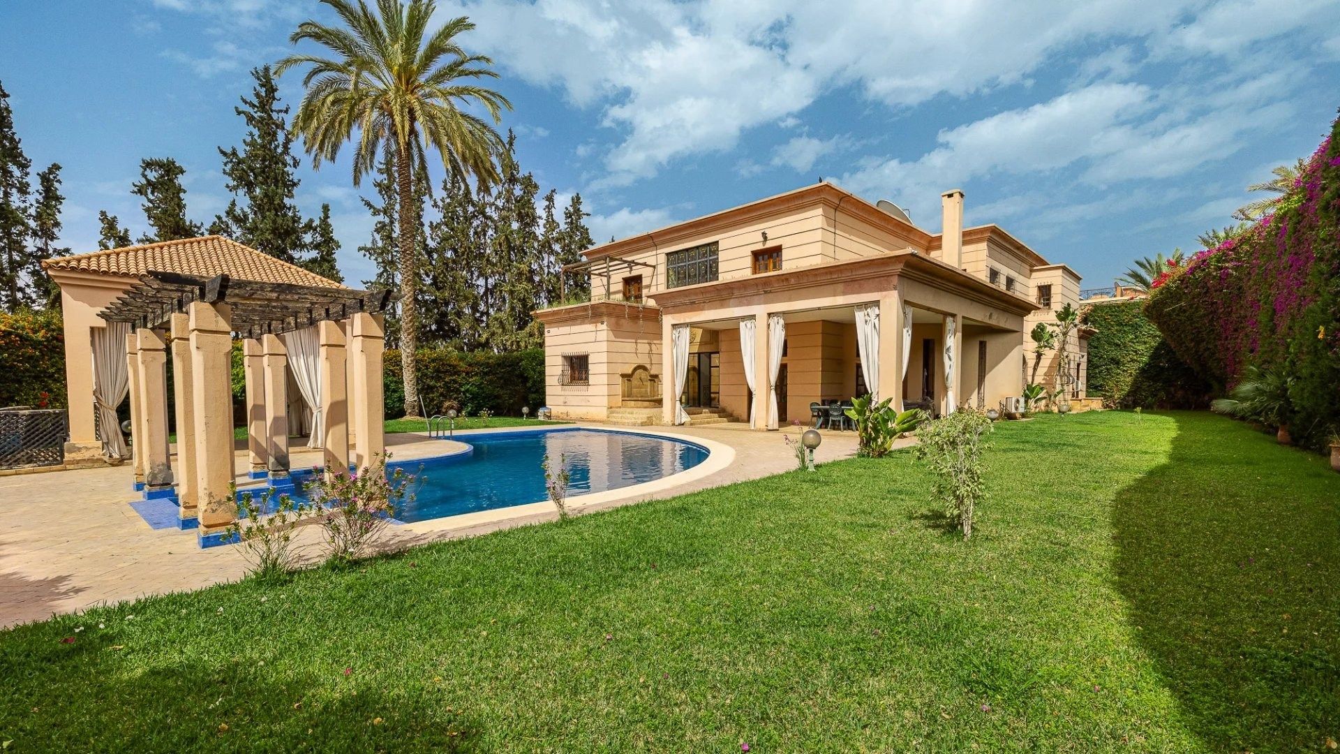 Buy Villa 15&nbsp;rooms 1512&nbsp;m² Marrakech