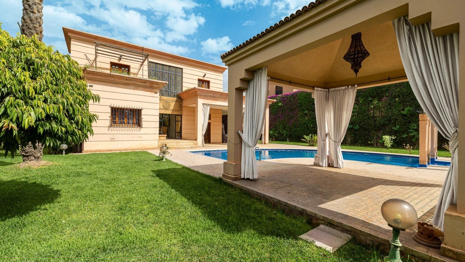Buy Villa 15&nbsp;rooms 1512&nbsp;m² Marrakech