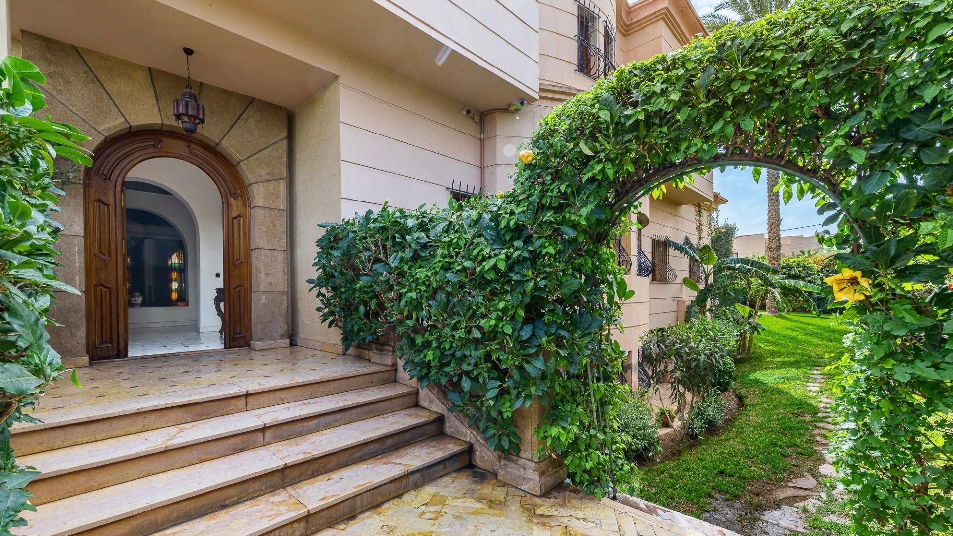 Buy Villa 15&nbsp;rooms 1512&nbsp;m² Marrakech