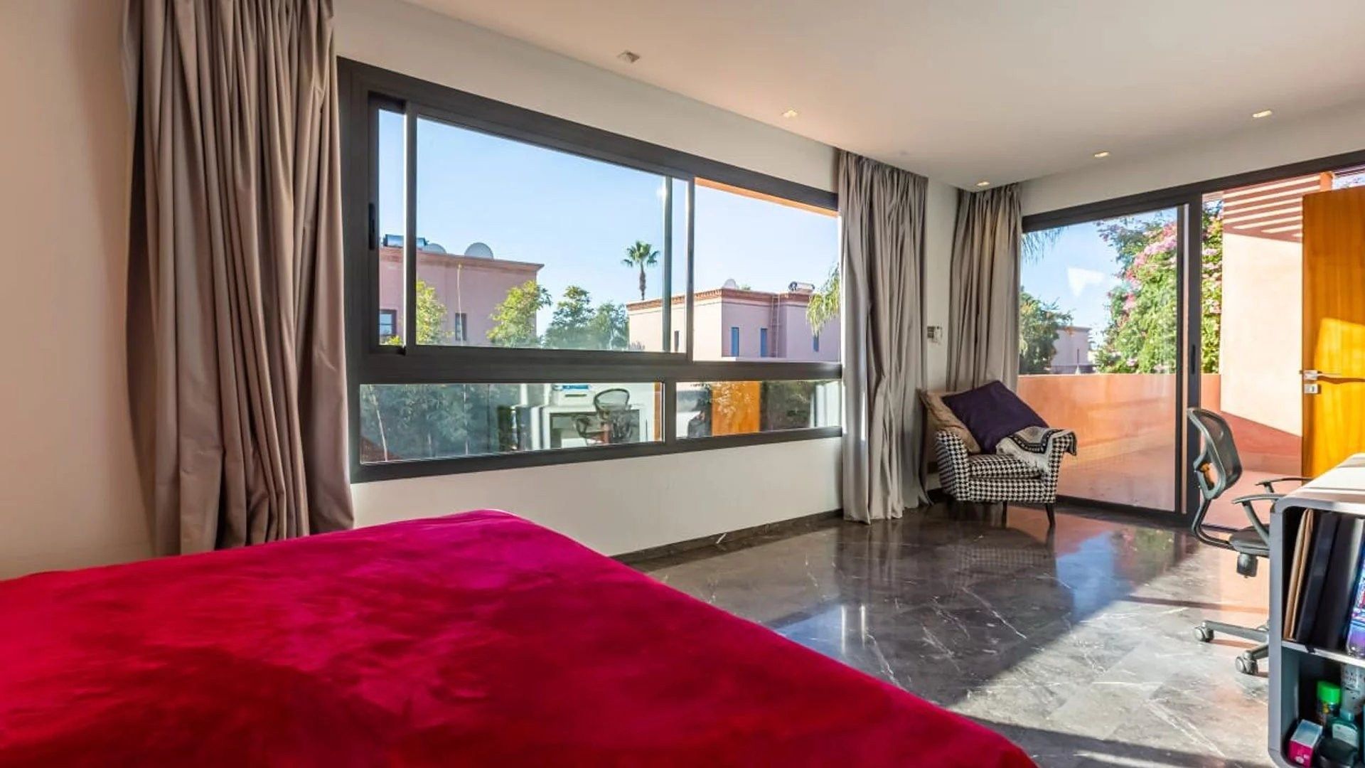 Louer Villa 5&nbsp;pièces 350&nbsp;m² Marrakech