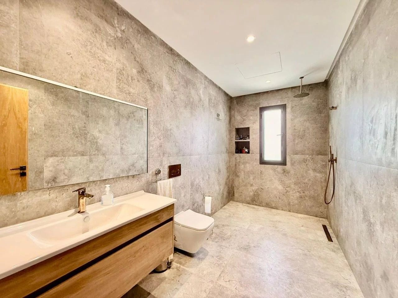 Louer Villa 6&nbsp;pièces 380&nbsp;m² Marrakech