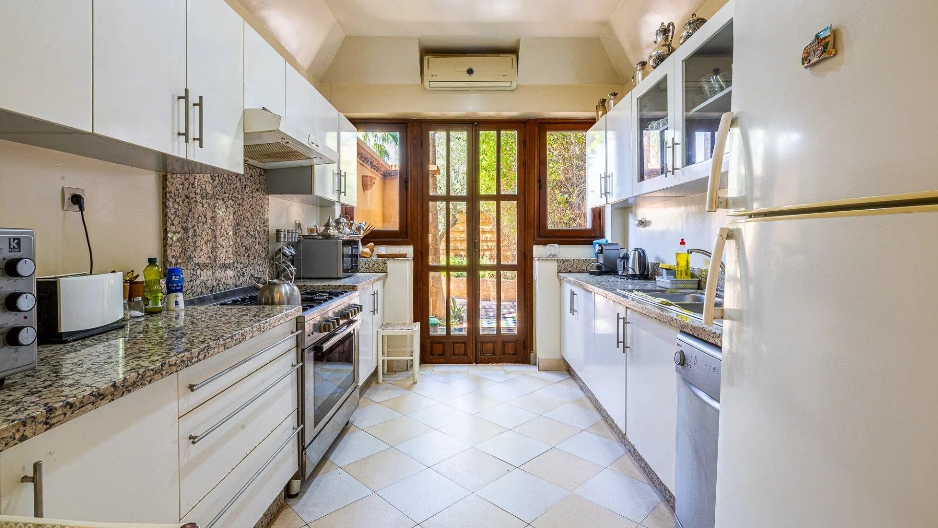 Louer Villa 5&nbsp;pièces 1&nbsp;m² Marrakech